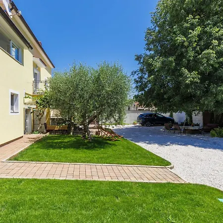 Apartman Nino-1 By Interhome